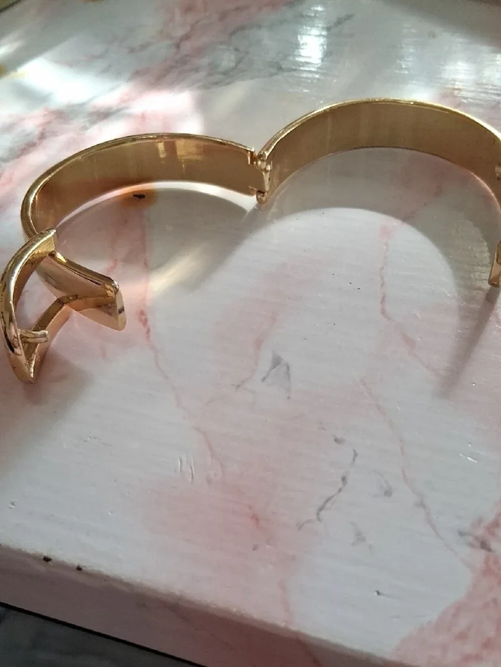 Gold Smart Bracelet Bangle - Stylish Wearable